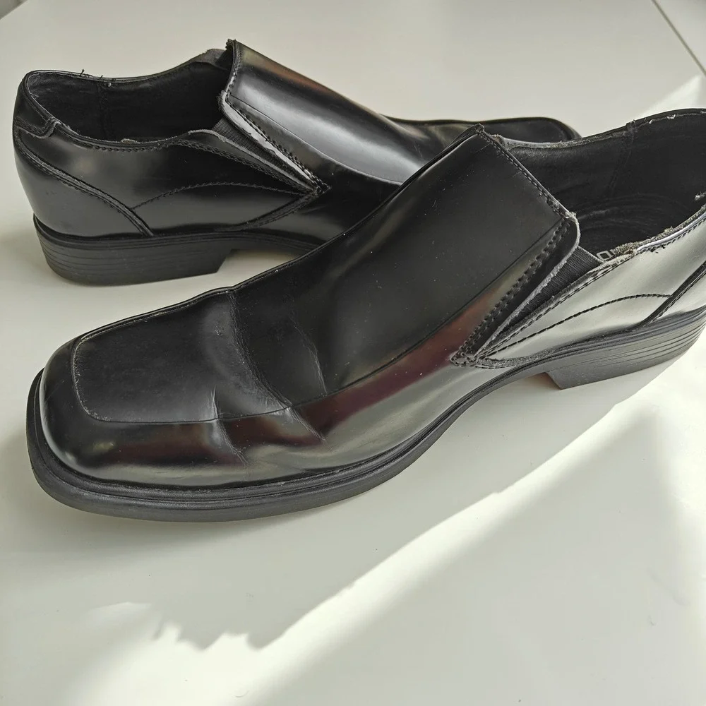 Claiborne Mens Slip On Loafers Dress Shoes Black Polished Leather Square Toe 8.5